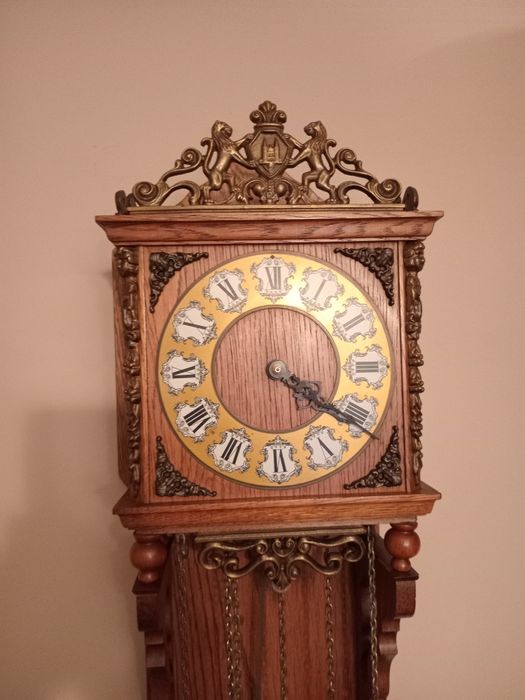 Продам часы настенные четвертные