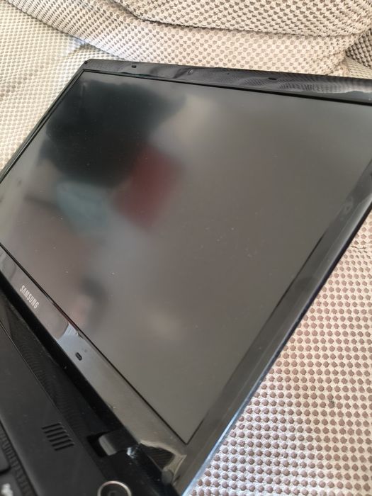 Laptop 17 cali Samsung SSD sprawny