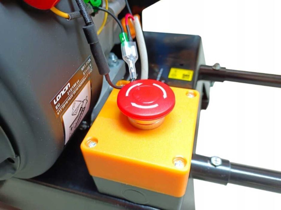 Подрібнювач гілок, измельчитель веток, щепоріз