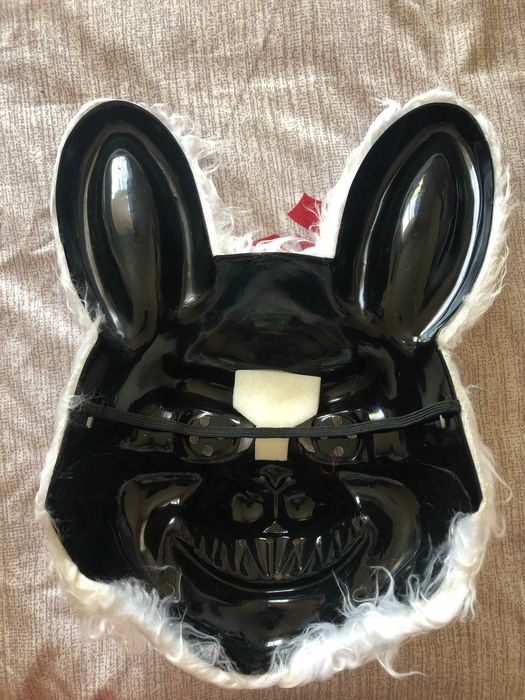 Máscara coelho assustador