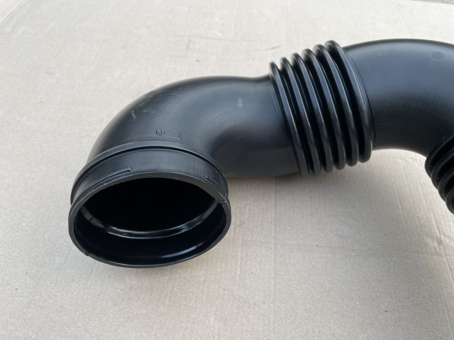 Патрубок турбины воздушный 3.0 на VITO-VIANO W639