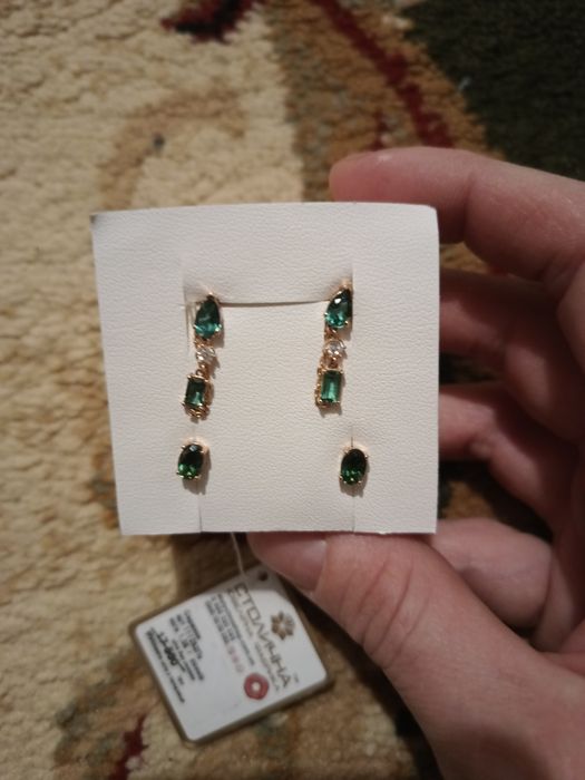 Продам золоті сережки і колечко