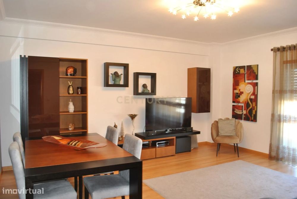 Apartamento T3 em Feijó / Almada com boas áreas e excelentes acabament — Laranjeiro E Feijó, Setúbal