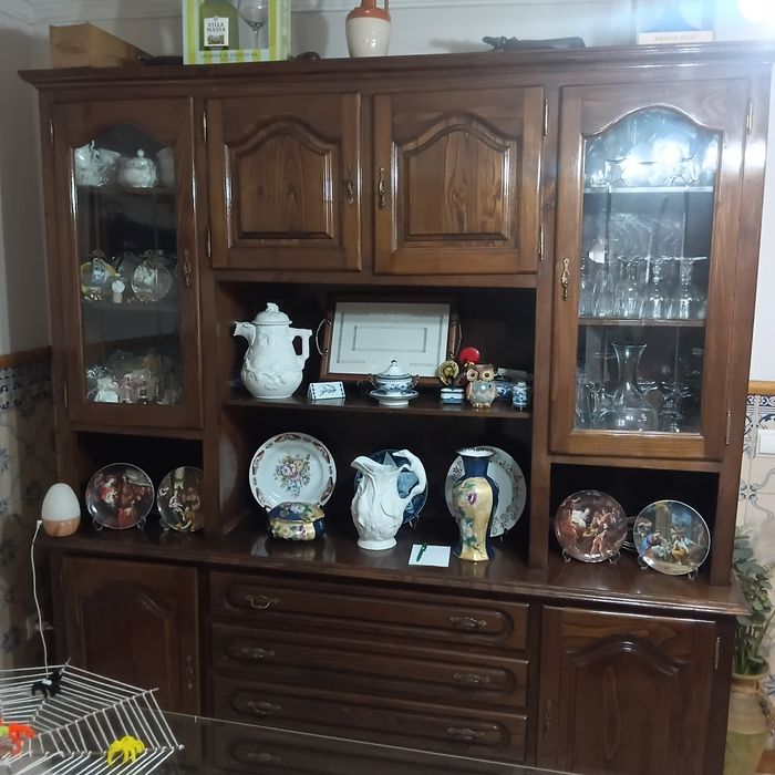 Mobel de sala com portas de vidro