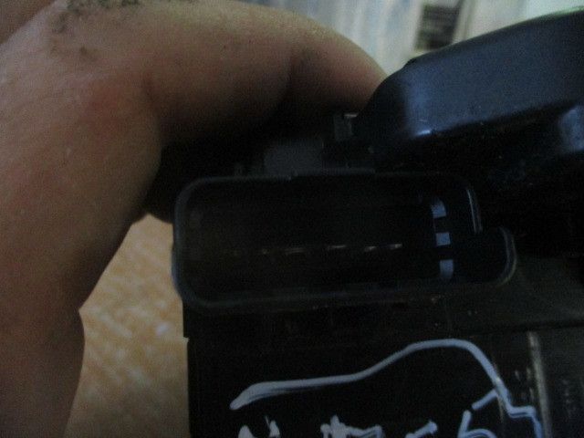 Fechadura / fecho porta frente esquerdo NISSAN Note (E12)