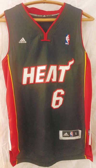 Adidas NBA Miami Heat LeBron James #6 майка черная/красная размер S