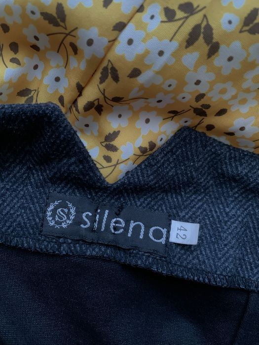 Тепла б/у спідниця