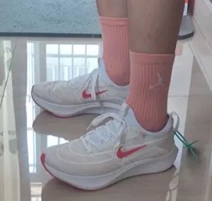 Оригінальні кроссовки Nike Zoom Fly 4 CT2392-006