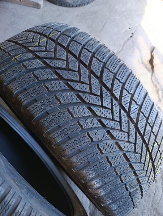 Шини зима Bridgestone 255/40/21 6mm 2024р 2шт