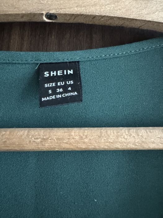 Sukienka kopertowa dla mamy karmiacej