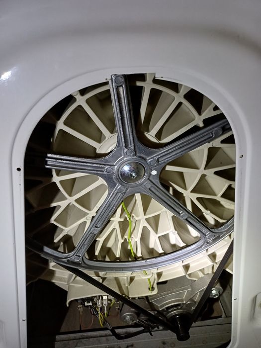 Продам машинку стиральную