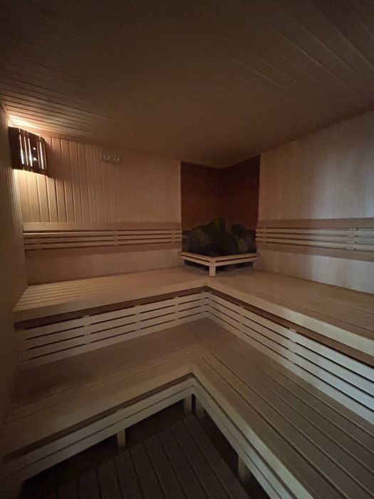 Довготривала будинку біля озера