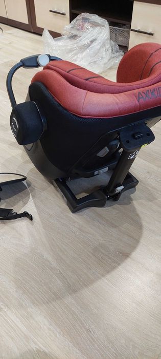 Fotelik samochodowy Axkid One RWF od 60 cm do 122cm bezwypadkowy