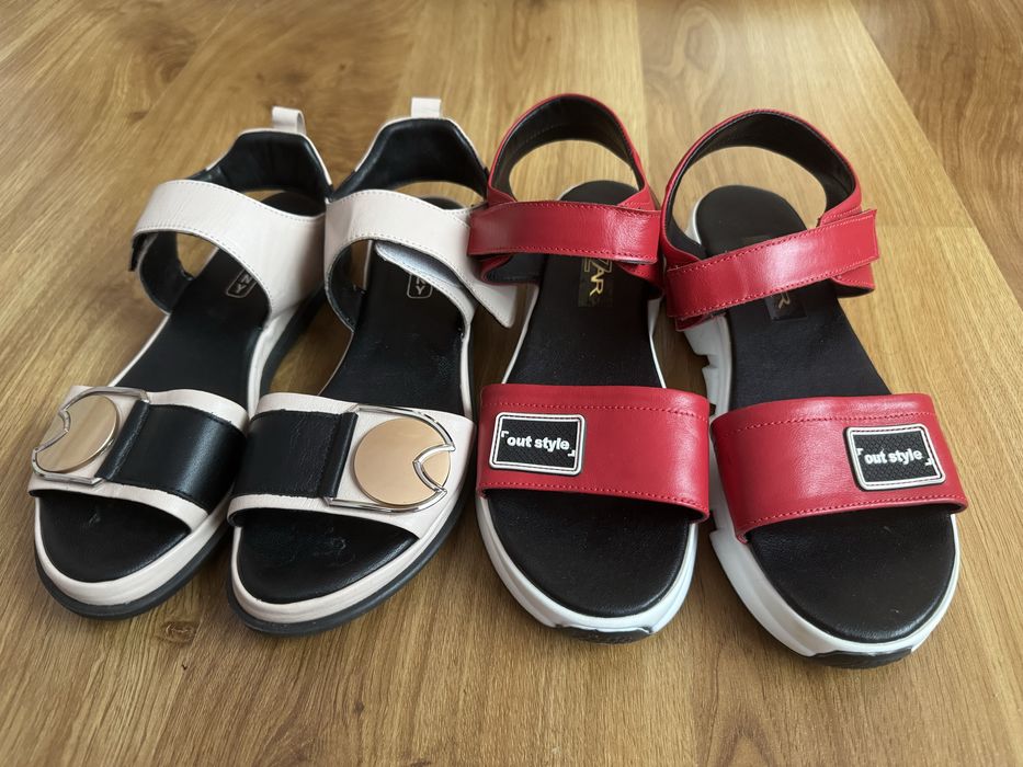 Шкіряні босоніжки