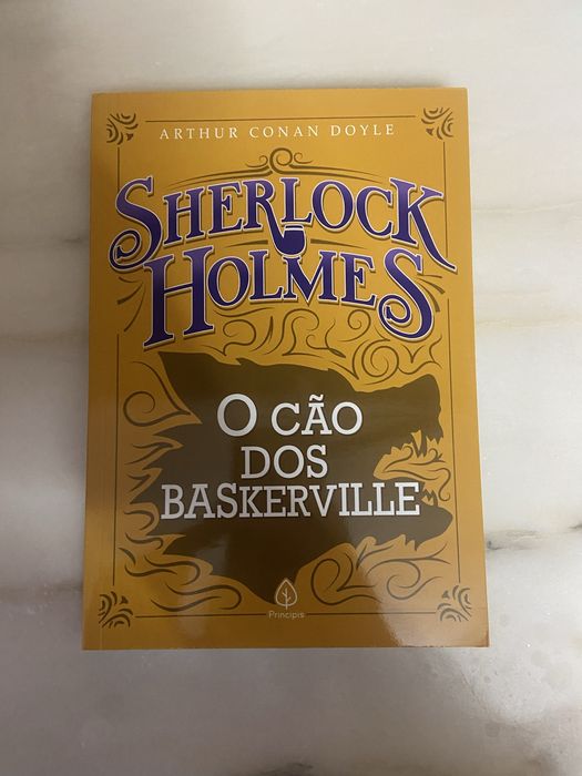 Livro Sherlock Holmes - O Cão dos Baskerville