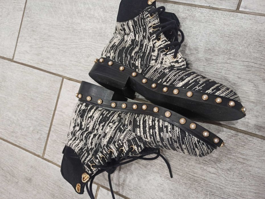 Взуття для дівчини підлітка з перлинами. Черевики river island