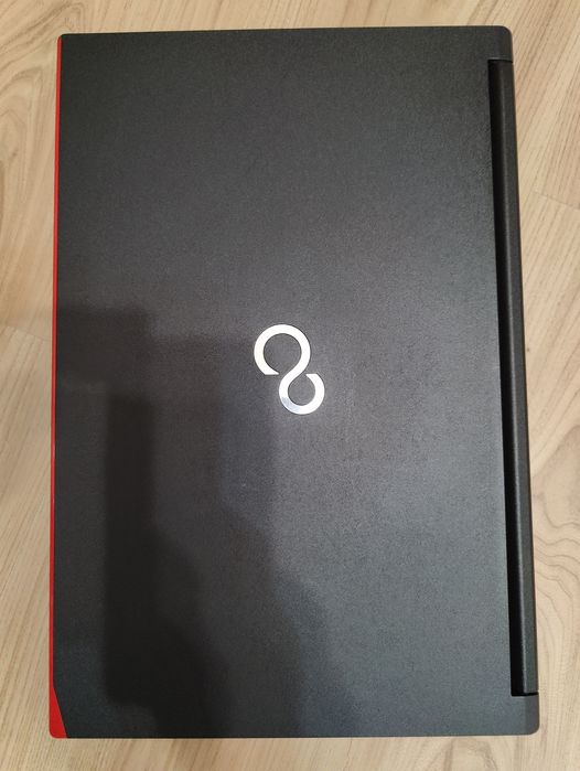 Продам Fujitsu E556 i3-6100U 8/128