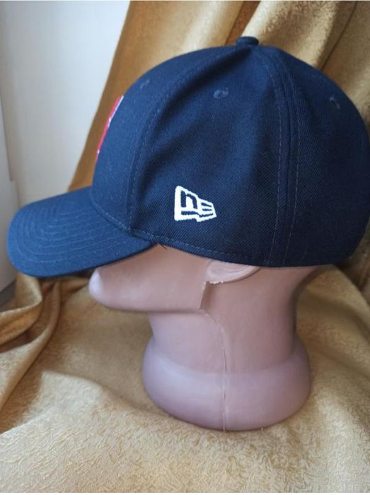Чоловіча кепка new era.