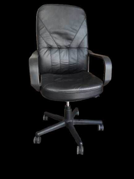 Cadeira de escritório em bom estado