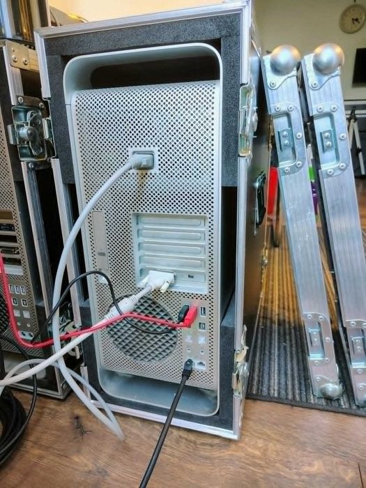 Komputer MAC PRO