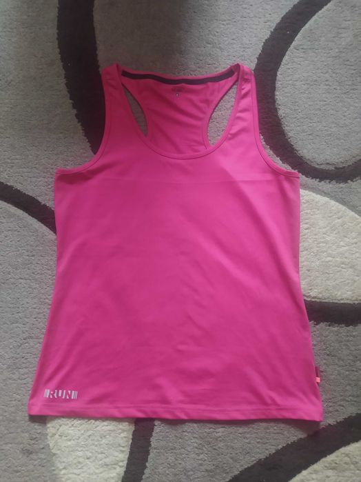 Спортивна жіноча майка