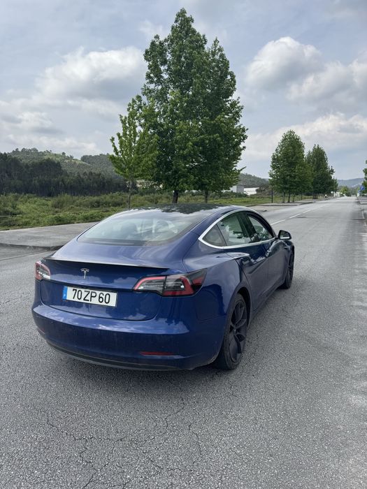 Tesla Model 3 Performance523505942900910082