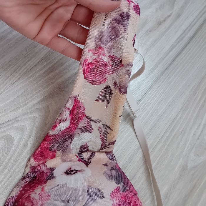 Usztywniany stanik w kwiaty 85C firmowy