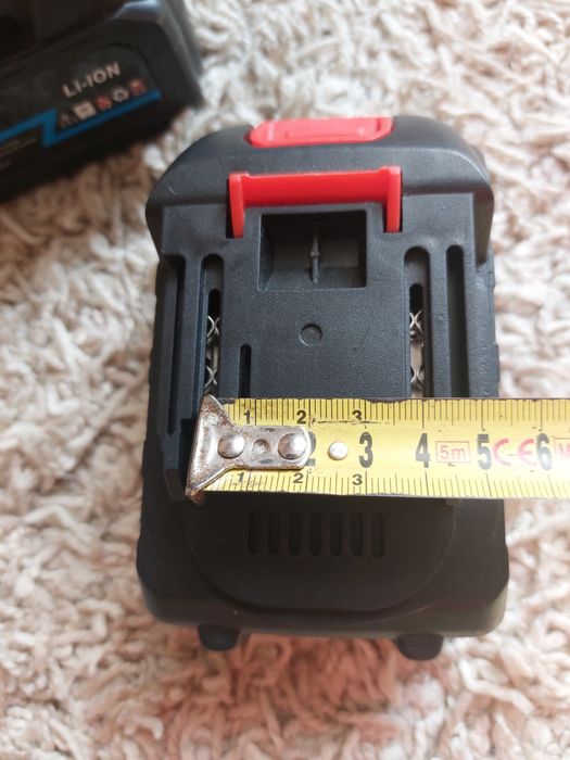 2 Акумулятори на 20в. + зарядний пристрій