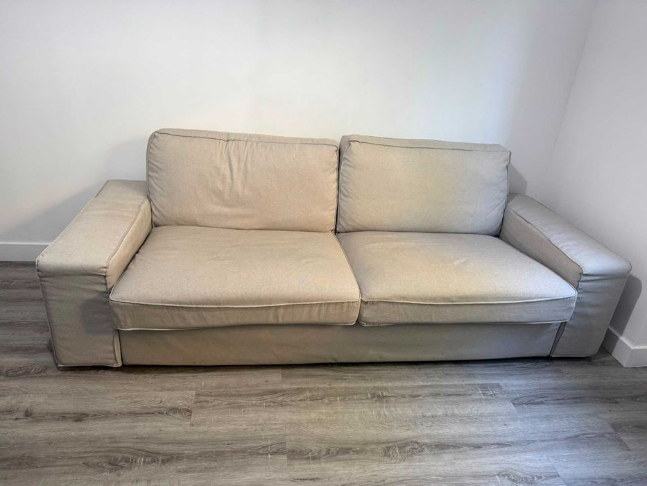 Sofá IKEA e lugares