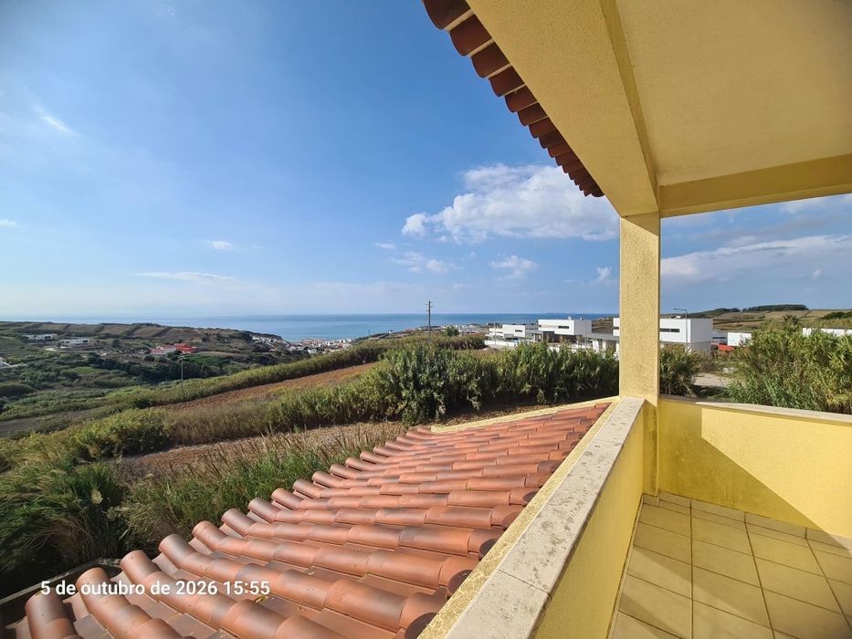 Moradia T4 com vista para o mar - Spacious 4-Bedroom House with Sea Views