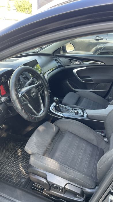 Продам в доброму стані Opel insignil