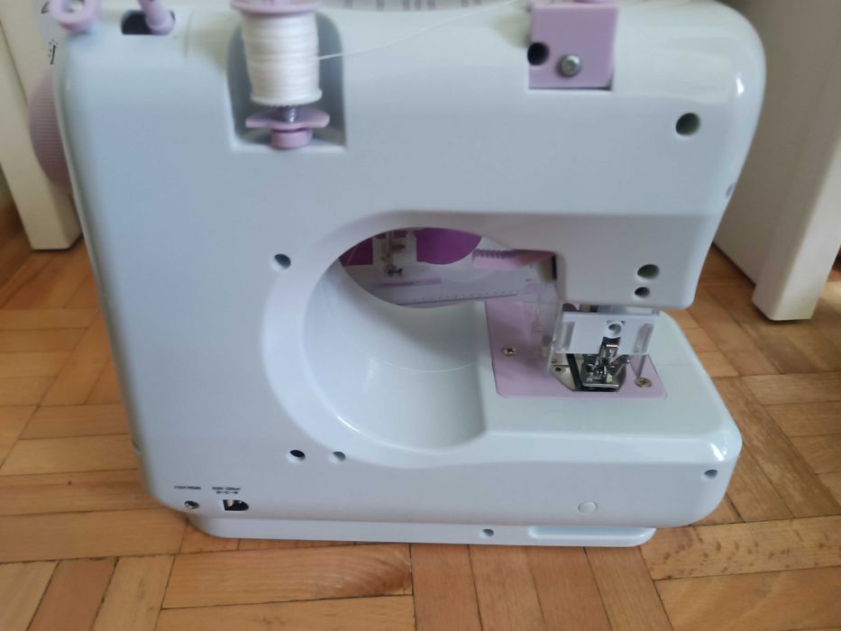mini maszyna do szycia Łucznik