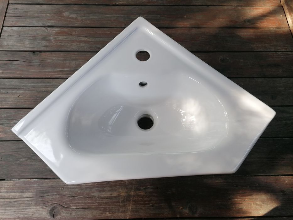 Umywalka narożnikowa