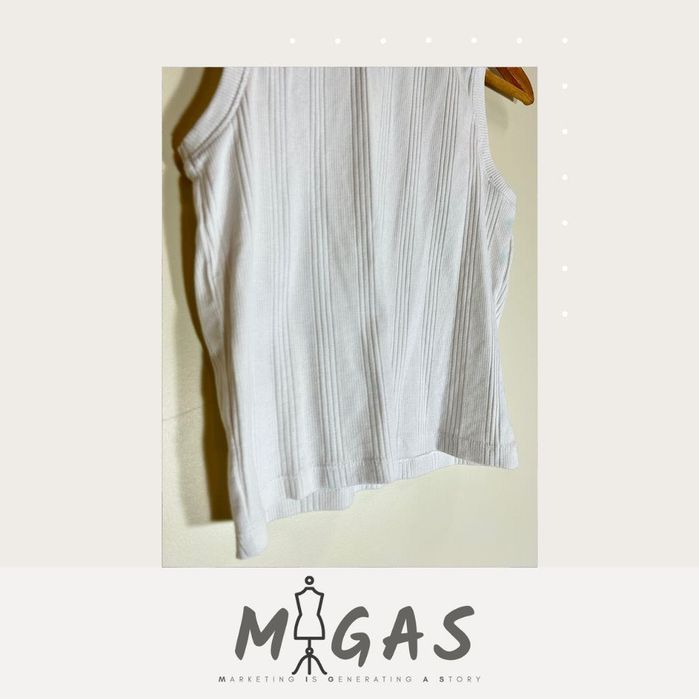 Top com gola halter Lefties