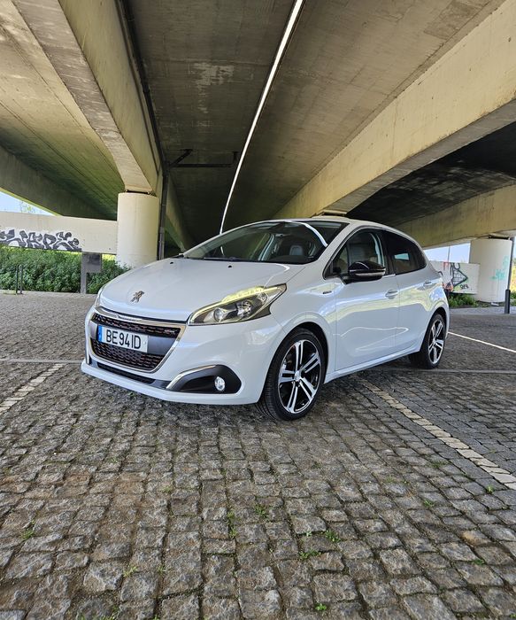 Peugeot 208 1.2 GT