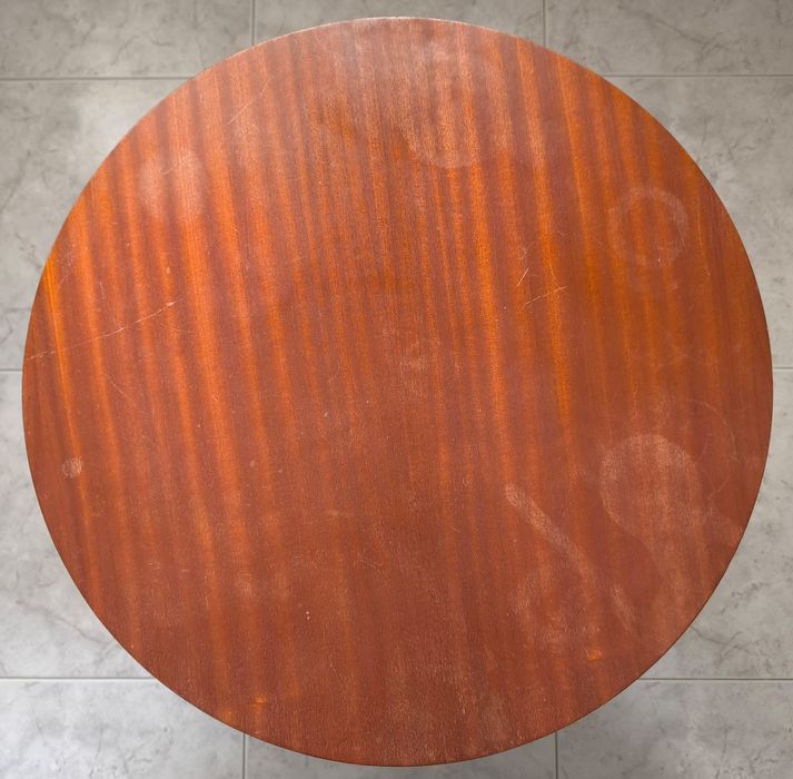 Mesa de madeira de centro