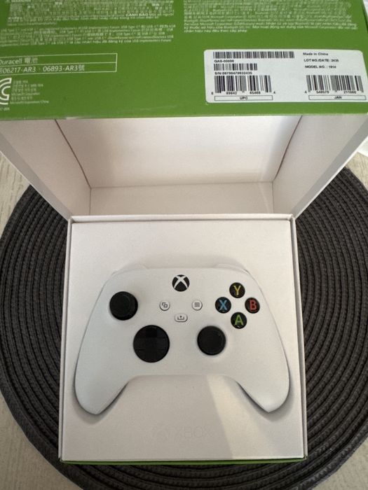 Pad Xbox One jak nowy