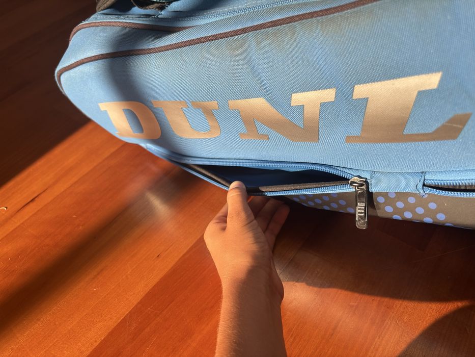 Dunlop FX Performance 8 Racket Bag.