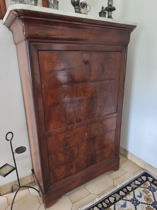 Recheio de casa de moveis antigos