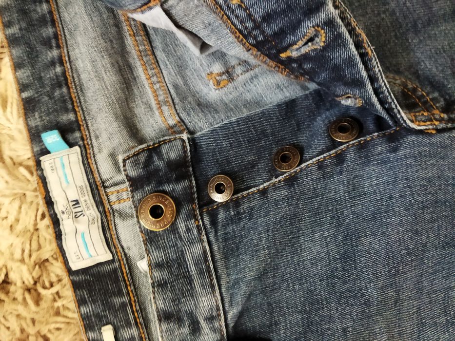 Продам джинсы новые