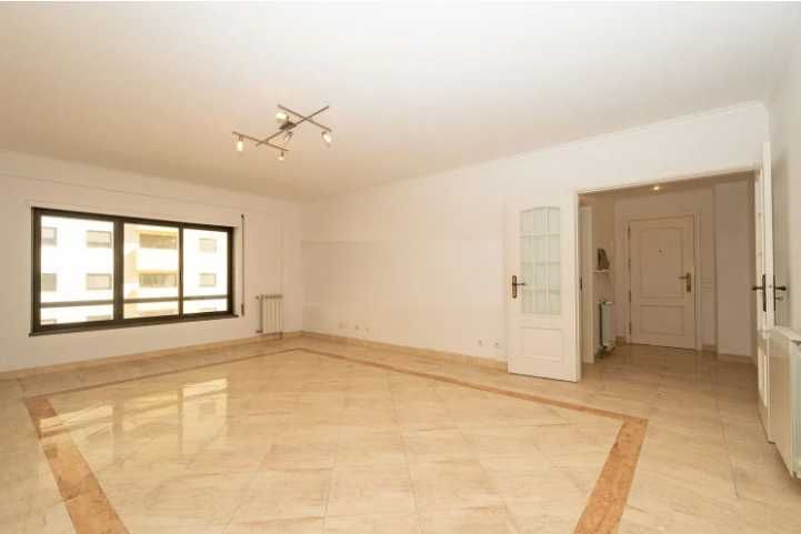 T3 Odivelas com parqueamento