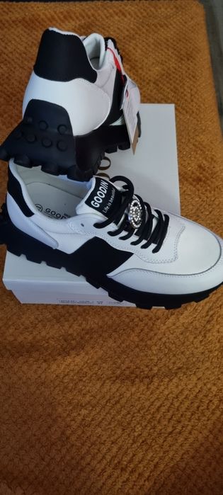 Adidasy rozmiar 40 nowe