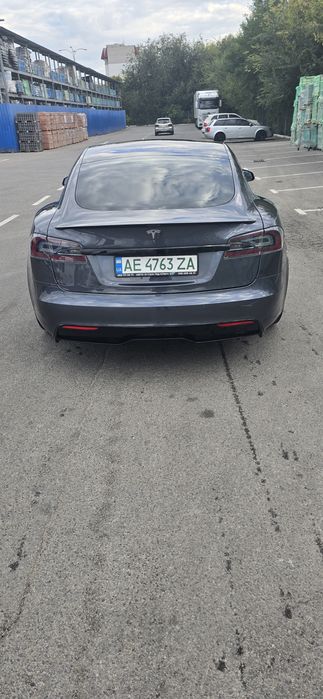 Tesla model s plaid