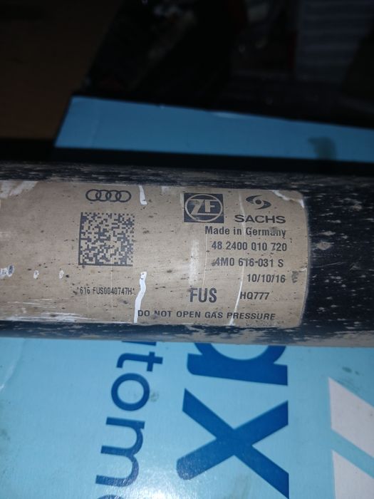 Амортизатор задній AUDI Q7 пневма