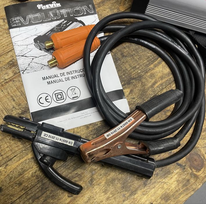 Máquina de Soldar Cevik Evolution 140A – Como Nova!