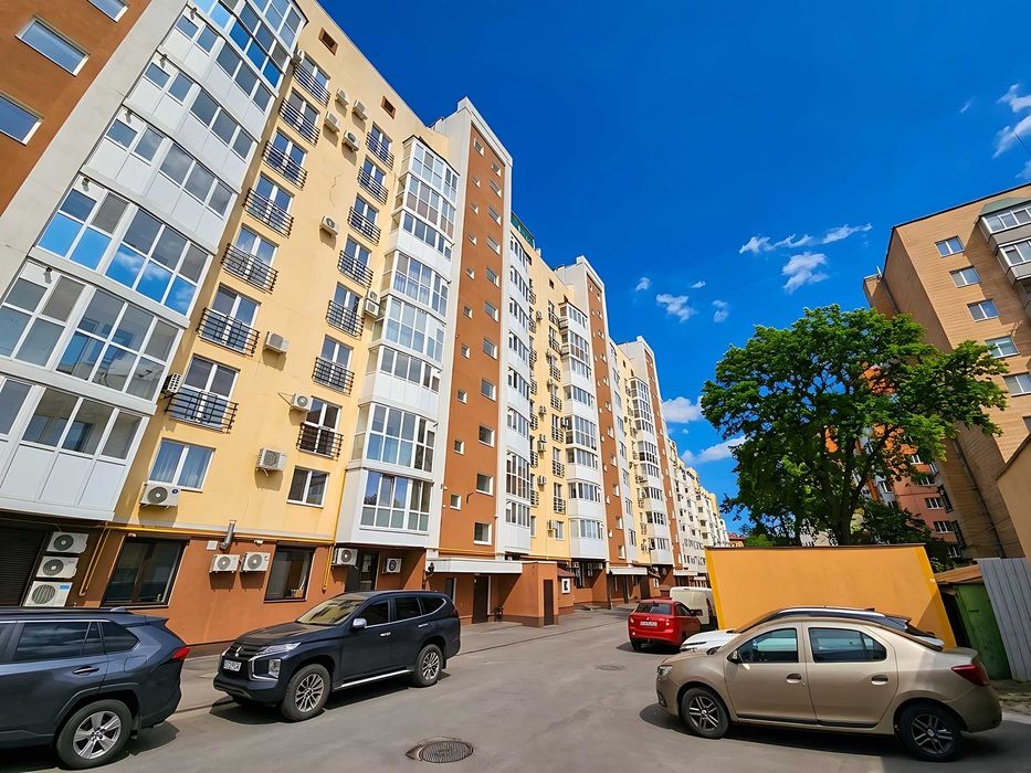 Білосніжна квартира з великим ліжком у самому Центрі Полтави. Документи для відрядження. Цілодобове безконтактне заселення. Мережа Alex Apartments