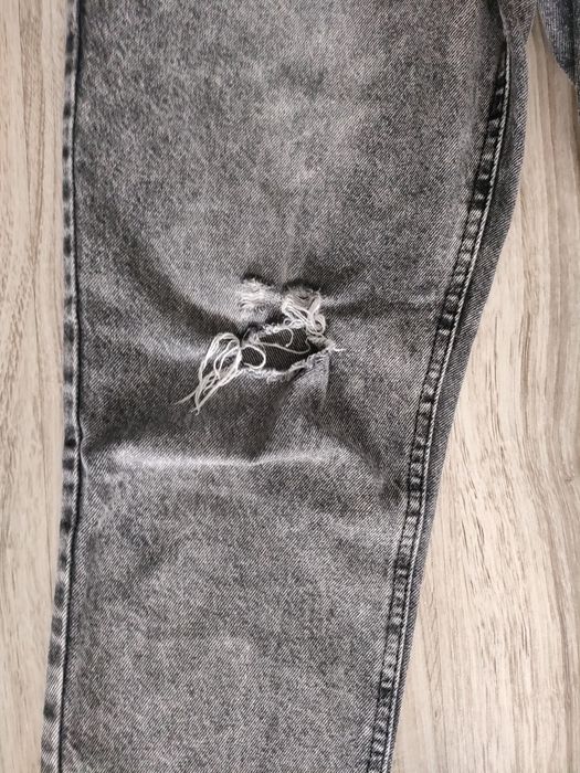 Szare przecierane spodnie r.158 cm