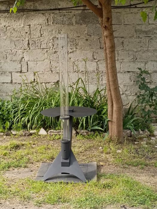 Садовий камін з столиком