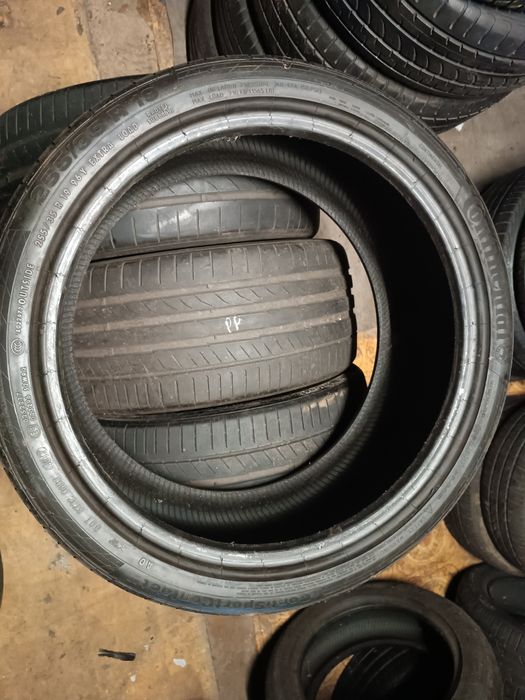 255/35R19 Continental