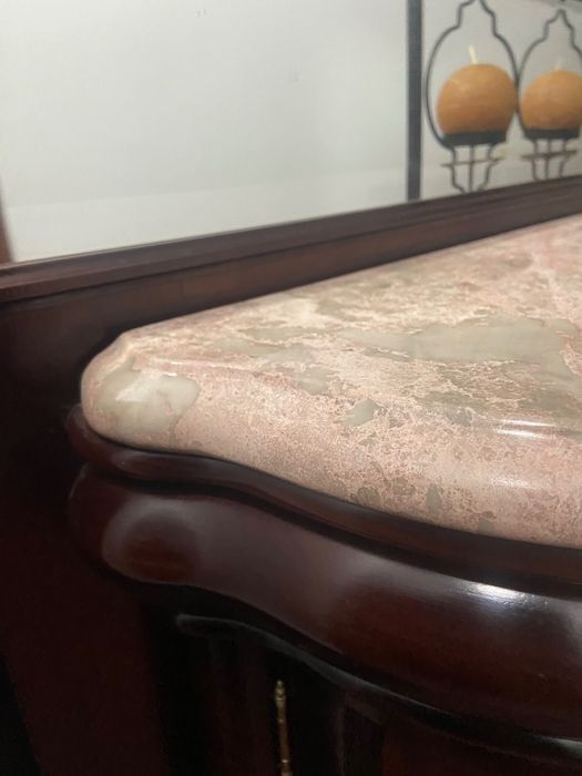 Móvel vintage com espelho